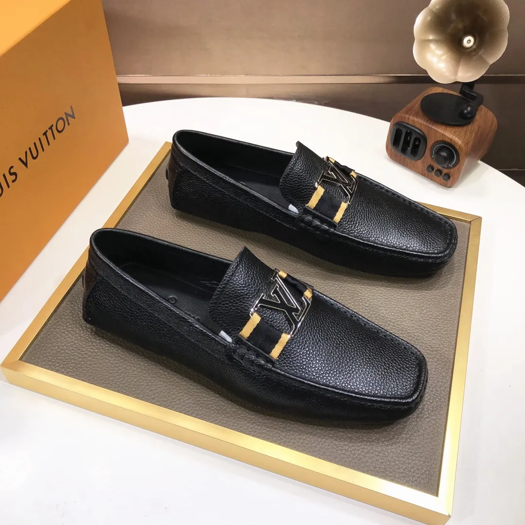 Men's men's shoes 💰420💰 [LV Doudou shoes] (water-dyed cowhide lining) new model is on the market, available on the official website. The new Doudou shoes are processed into single-color materials, and the uppers are made of imported cowhide material. The body of the shoe is fully hemmed with mark thread, and is lined with imported original cowhide leather. The elegant shoe shape is super suitable for all-matching, and the size is 38-44.